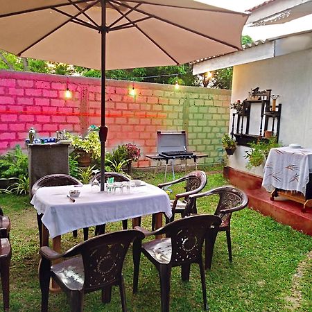 Coco Home Negombo Esterno foto
