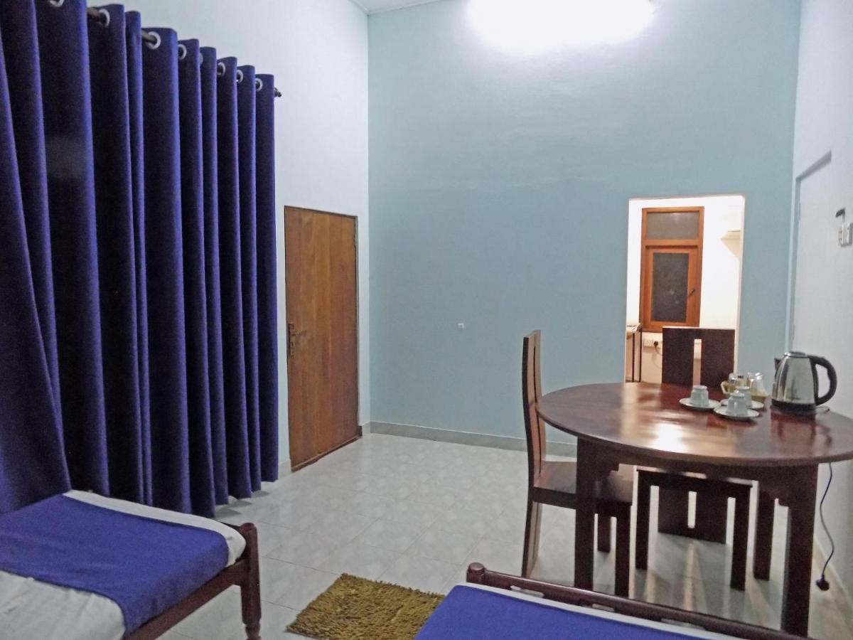 Coco Home Negombo Esterno foto
