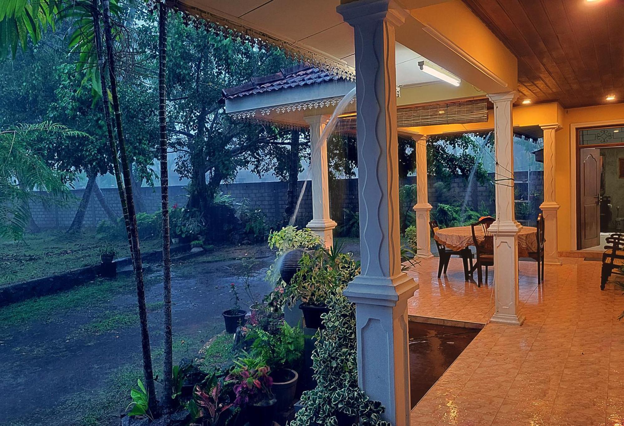 Coco Home Negombo Esterno foto