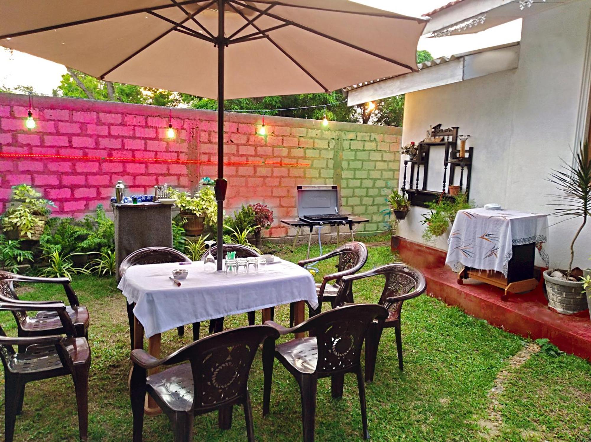 Coco Home Negombo Esterno foto
