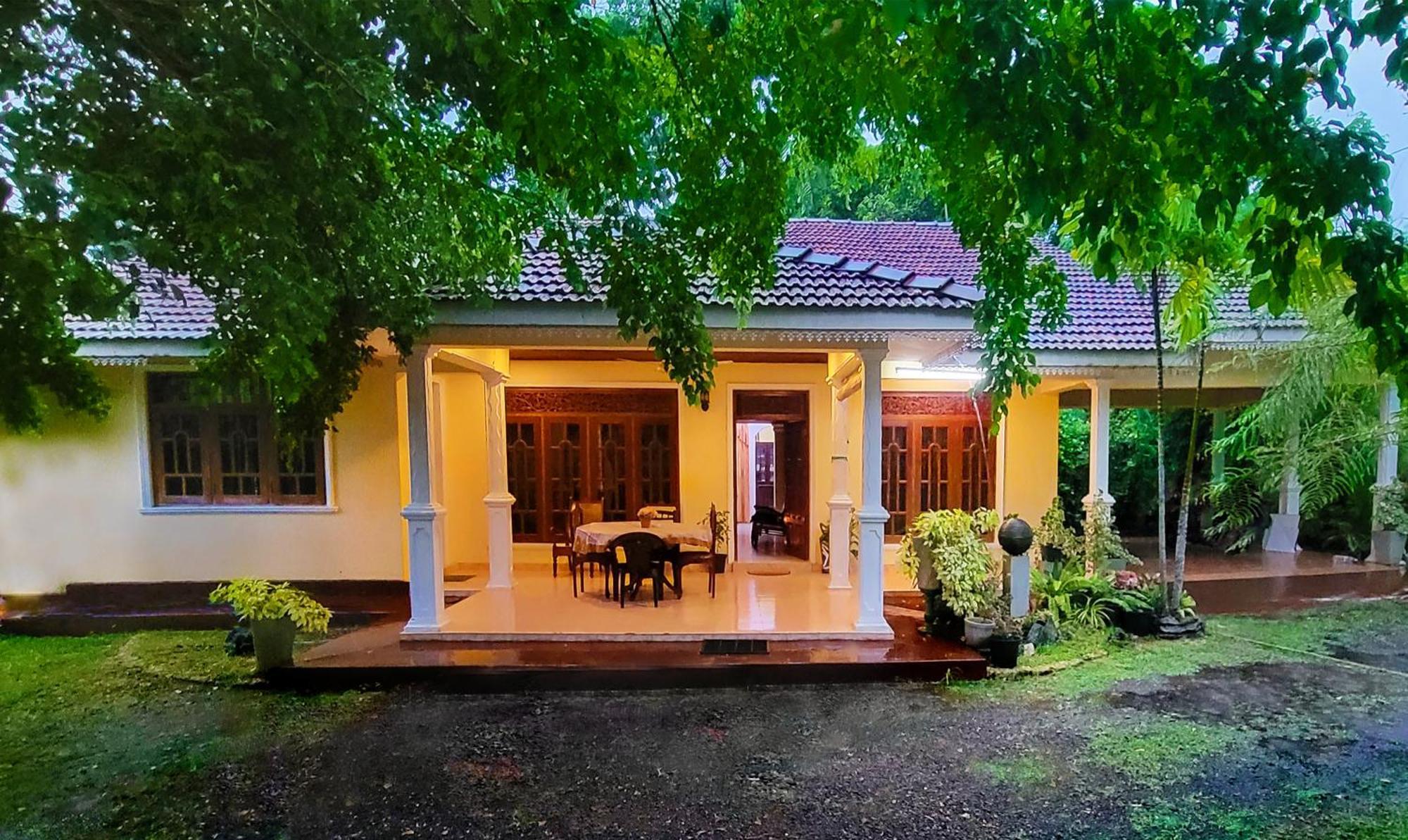 Coco Home Negombo Esterno foto