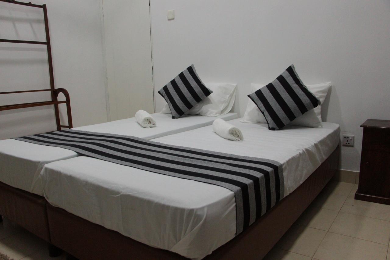 Coco Home Negombo Esterno foto